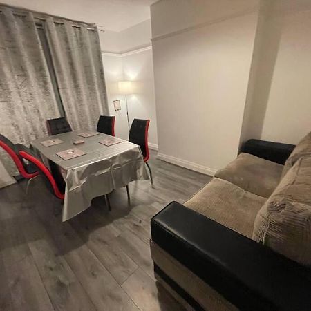 Large Beautiful 3 Bed House In City Of Бирмингем Экстерьер фото